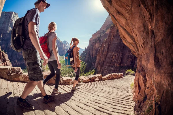 Wanderer Auf Dem Steinweg Bryce Canyon Usa — Stockfoto