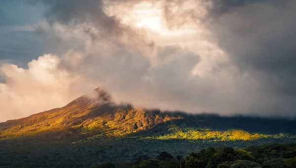 Volcan Arenal Couvert Nuages Coucher Soleil Costa Rica — Photo