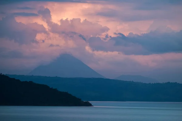 Arenal Vulkánja Naplementekor Costa Ricában — Stock Fotó