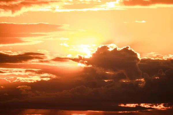 Avondhemel Met Zon Bij Zonsondergang — Stockfoto