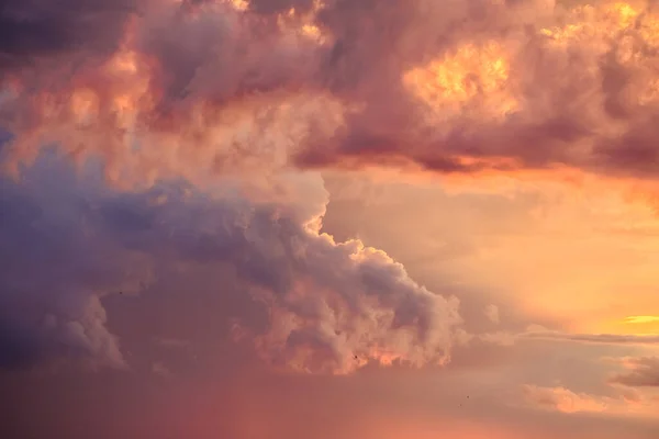 Cielo Tarde Con Nubes Durante Puesta Del Sol —  Fotos de Stock
