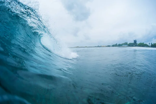 Kıyıda Mükemmel Bir Okyanus Dalgası Kırılıyor Maldivler Kaçak Surfspot — Stok fotoğraf