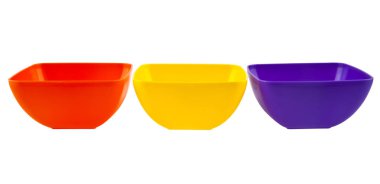 Plastik tabaklar üzerinde beyaz arka plan closeup izole