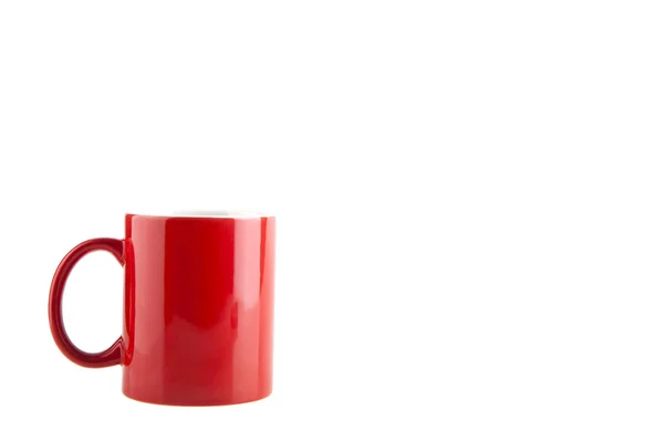 Rote Tasse isoliert auf weißem Hintergrund — Stockfoto