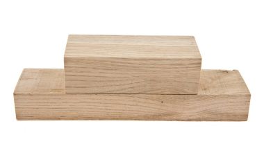 Tahta beyaz arkaplanda izole edildi 