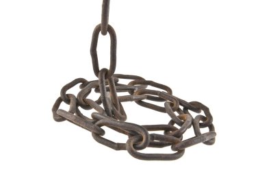 Beyaz arkaplanda zincir izole edildi