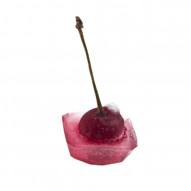 Kırmızı Kiraz buzun içinde olduğunu