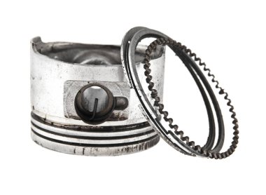 Beyaz arka plan üzerinde eski piston 