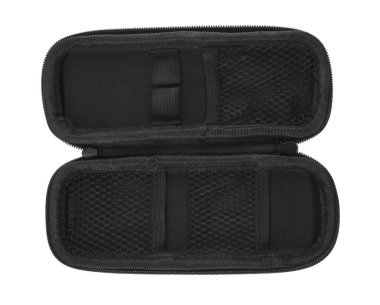 Beyaz arka planda siyah çantası 