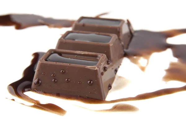 Chocolate sobre fondo blanco —  Fotos de Stock