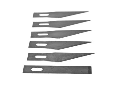 Beyaz arkaplanda bıçak