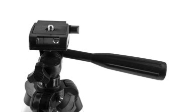 beyaz zemin üzerine tripod