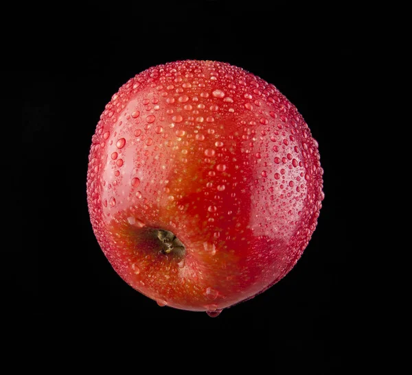 Äpfel in Wassertropfen — Stockfoto