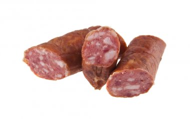 beyaz arkaplanda sosis