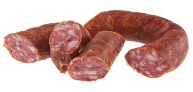 Beyaz arka planda füme sosis