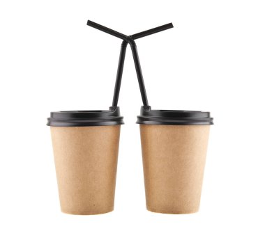 Kağıt bardak beyaz arka plan yakın çekim izole kahve ile