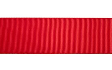 kırmızı kurdele beyaz arkaplanda izole edildi