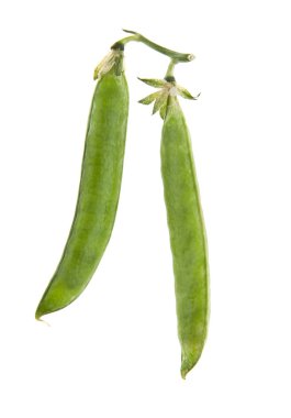 Beyaz arkaplanda izole bezelyeler