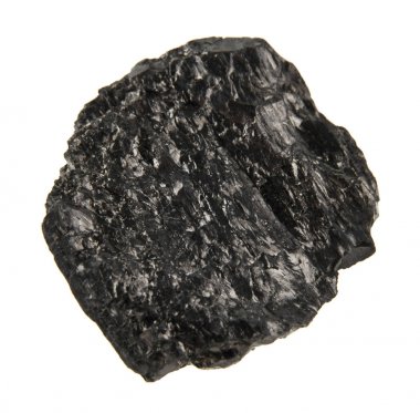 Beyaz arkaplanda izole edilmiş kömür yakın plan