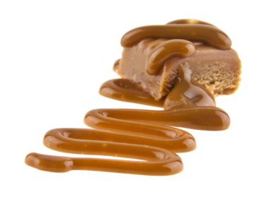 Beyaz arka plan closeup izole karamel