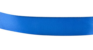 Beyaz arkaplanda mavi kurdele izole edildi