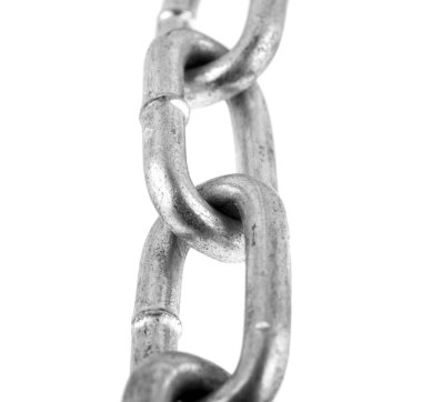 Metal zincir beyaz arkaplanda izole edildi