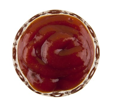 Ketçap beyaz arkaplanda izole edildi