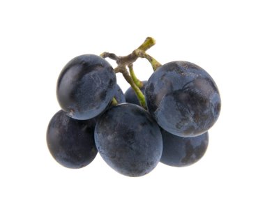 Beyaz arkaplanda izole edilmiş üzümler