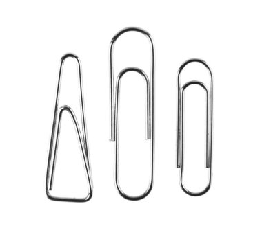 beyaz arkaplanda izole edilmiş ataçlar