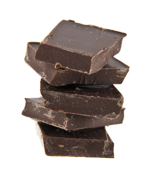 Pedaços de chocolate isolados sobre fundo branco — Fotografia de Stock