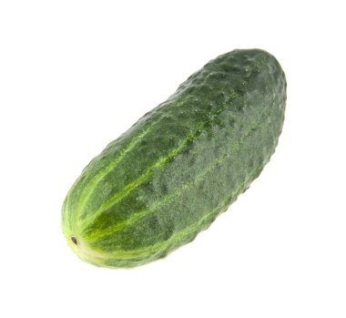 Salatalıklar beyaz arkaplanda izole edilmiş