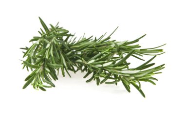 Beyaz arkaplanda biberiye izole edildi