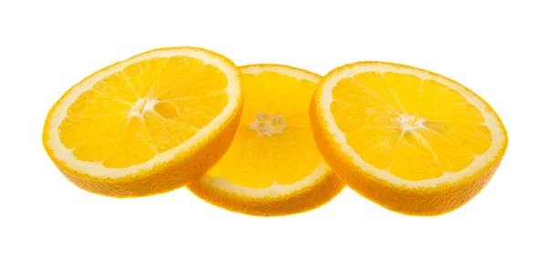 Апельсины изолированы на белом фоне — стоковое фото