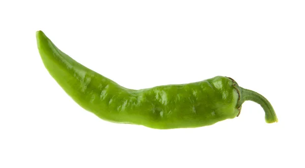 Гострий зелений перець ізольований на білому фоні — стокове фото