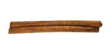 Tarçın çubukları beyaz arkaplanda izole