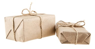 Beyaz arka plan üzerinde izole kağıt paketler