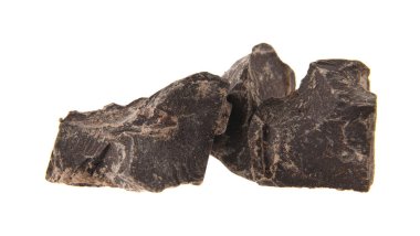 Beyaz arka plan üzerinde izole parça çikolata