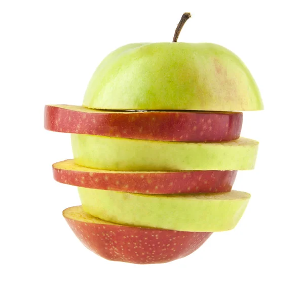 Manzana roja y verde cortada aislada sobre fondo blanco —  Fotos de Stock