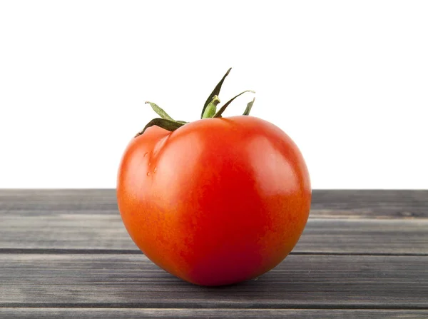 Beyaz arka plan üzerinde izole sulu domates — Stok fotoğraf