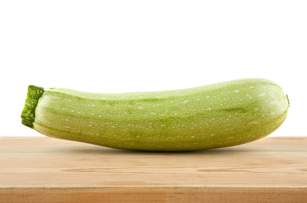 Zucchini geïsoleerd op witte achtergrond — Stockfoto