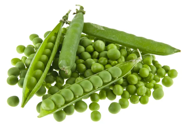 Guisantes verdes aislados sobre un fondo blanco. Comida vegetariana . — Foto de Stock