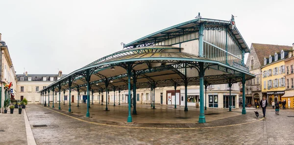 Chartres vegetable covered market — Stock Photo, Image