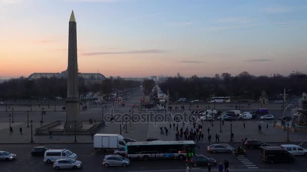 Place Concorde au coucher du soleil à Paris, France — Video