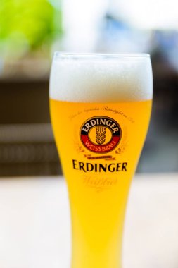 Cam Erdinger bira