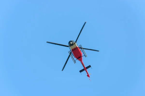 Helicopter in flight — Stock Photo, Image