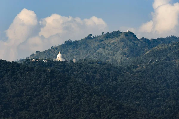 Pagoda світ миру в місті Pokhara Стокове Фото