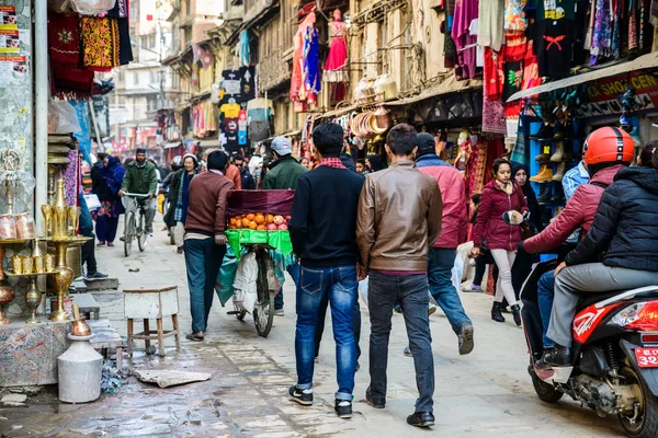 Escena callejera en Katmandú, Nepal — Foto de Stock