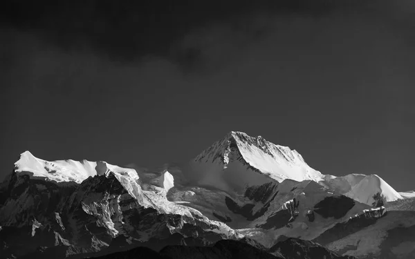 Pico del Himalaya en Nepal — Foto de Stock
