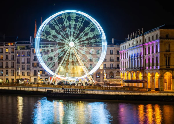 Roda gigante Bayonne à noite, França — Fotografia de Stock