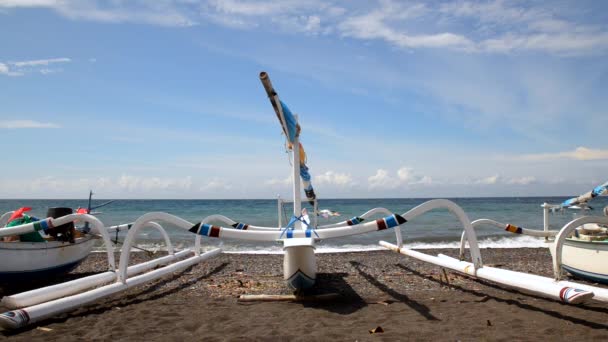 Traditionelles fischerboot in bali, indonesien — Stockvideo